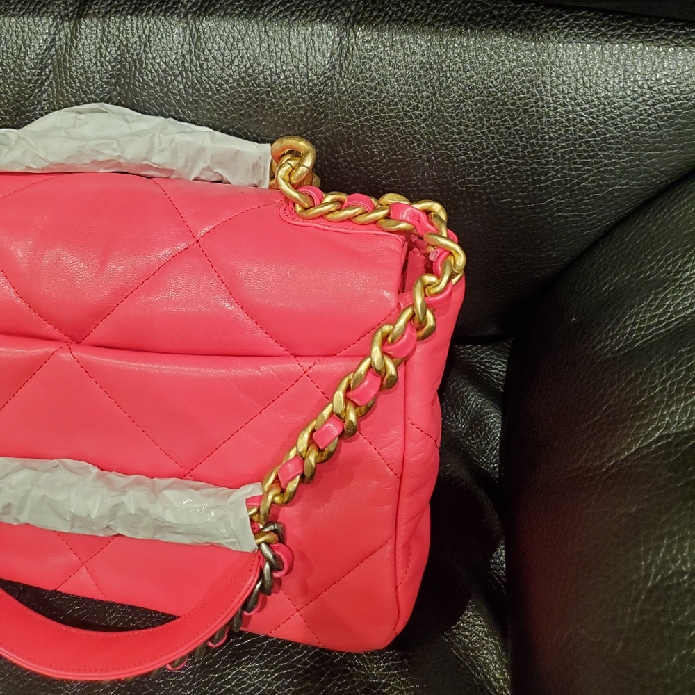Chanel -- 19 Large Flap Bag - Picture 12 of 16